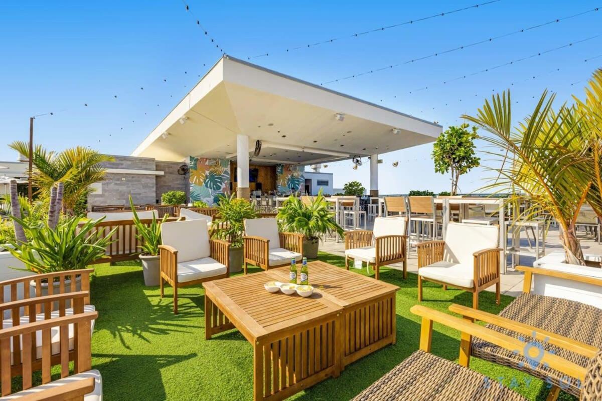 Rooftop Pool & Hot Tub - Gym - Hollywood Beach Екстер'єр фото
